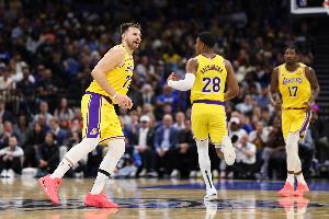 科尔：东契奇很难对付 湖人能排出力量型阵容&amp;换防能力很强