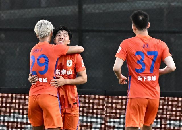 开云移动版-泰山三连客炼狱之旅打响头炮 北上大连企盼“双赢”