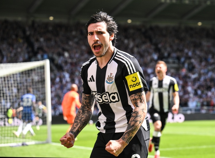 托纳利和阿森纳传出绯闻！英媒：纽卡应汲取昔日伊萨克罢训的教训